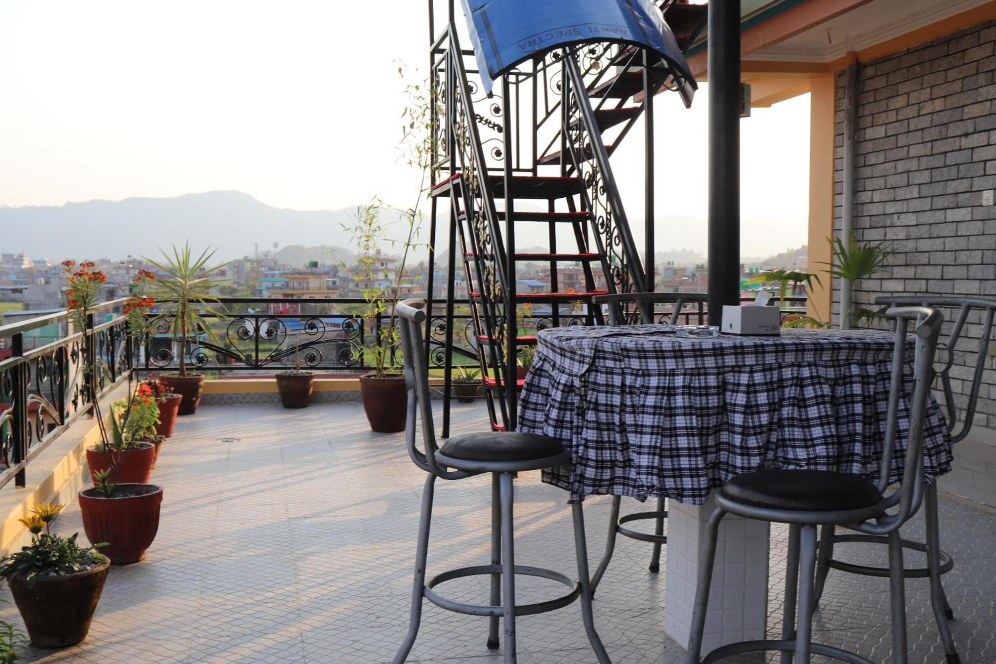 Hotel Young'S Stupa Ranipauwa Zewnętrze zdjęcie