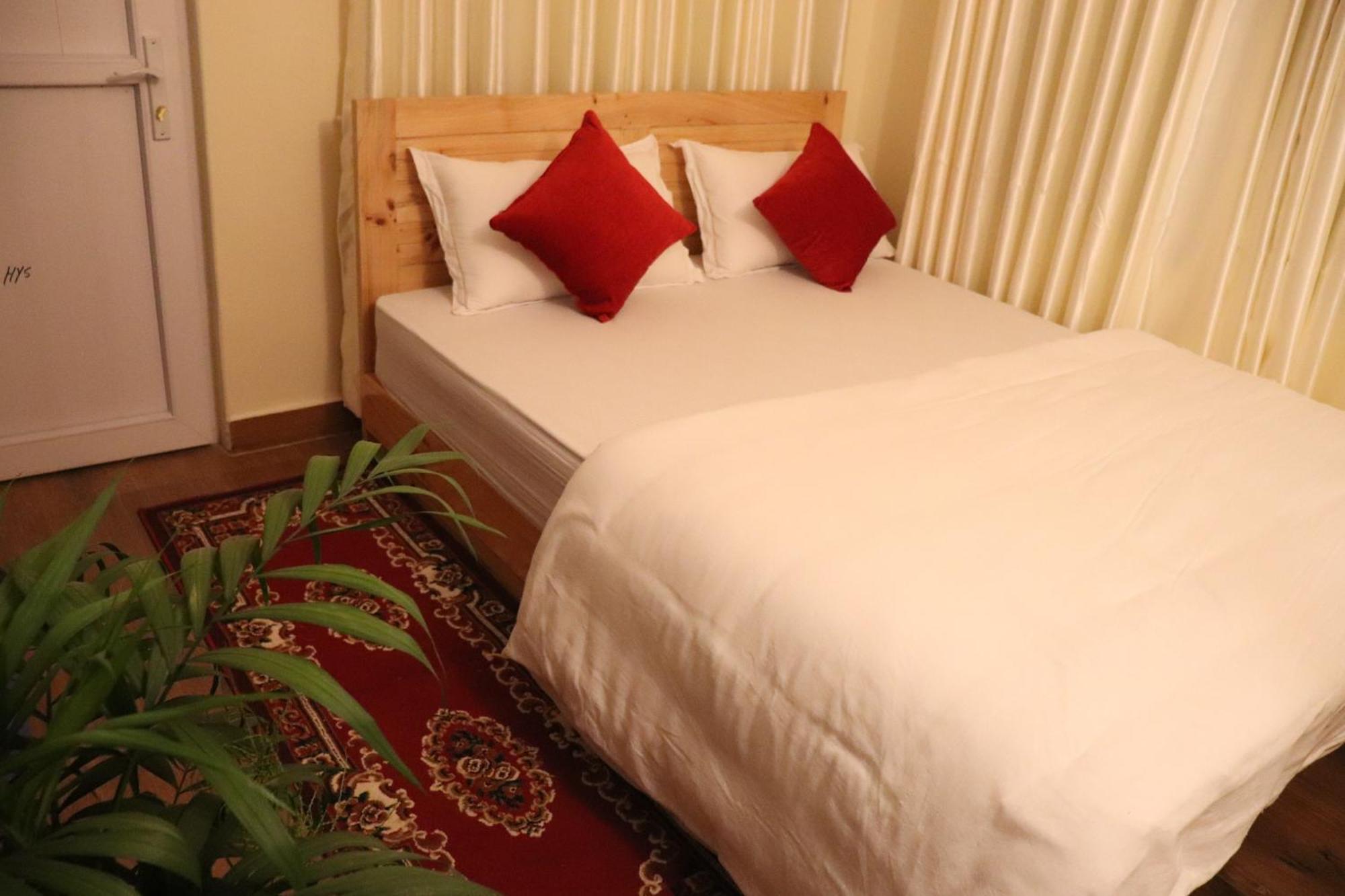 Hotel Young'S Stupa Ranipauwa Zewnętrze zdjęcie