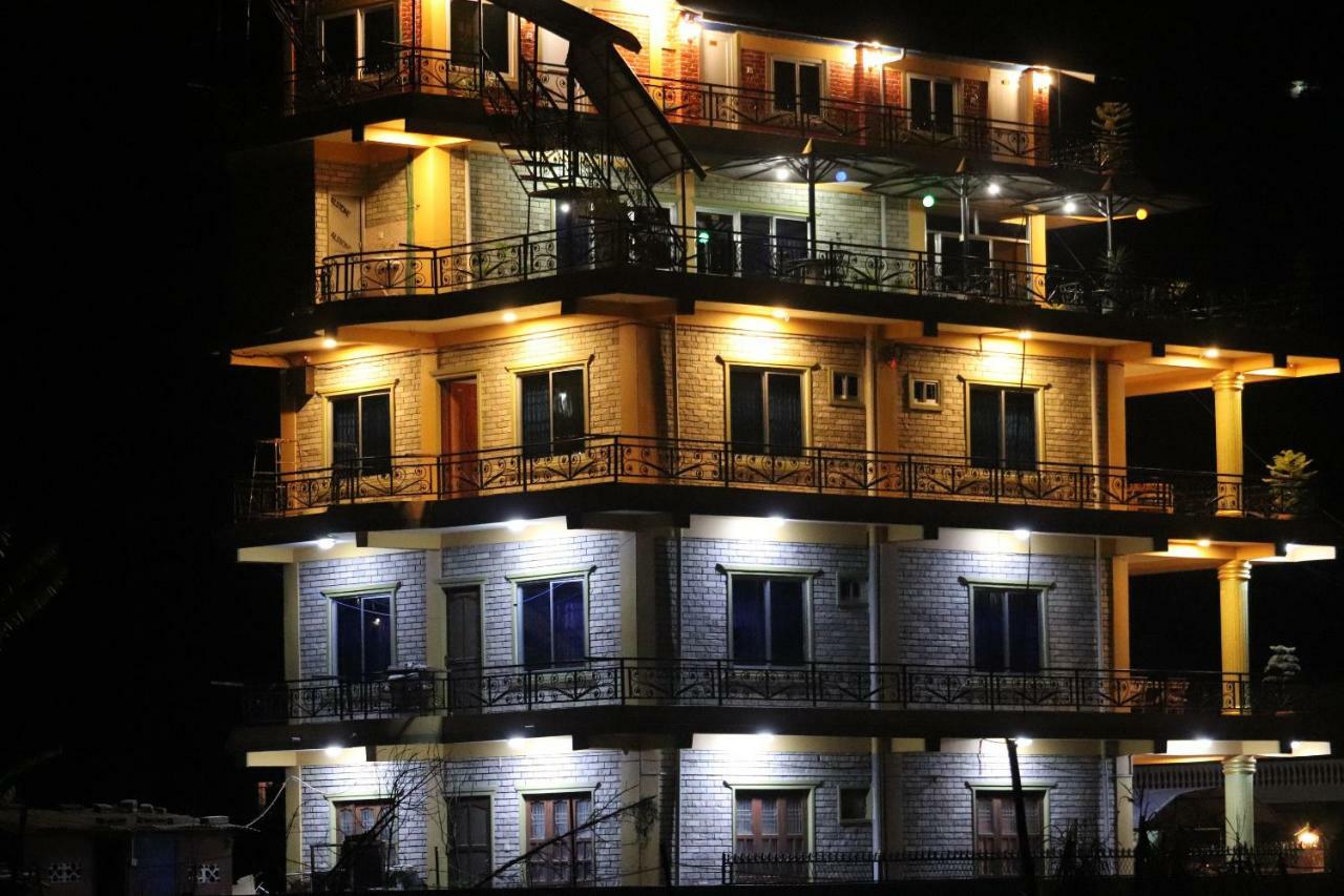 Hotel Young'S Stupa Ranipauwa Zewnętrze zdjęcie