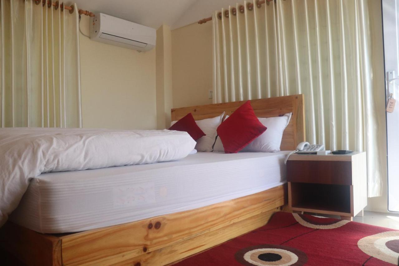Hotel Young'S Stupa Ranipauwa Zewnętrze zdjęcie